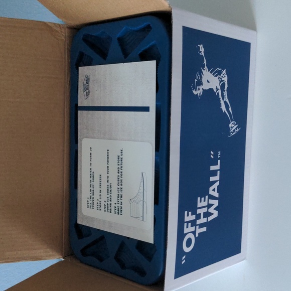 Vans Off The Wall Ice Cube Mold - Picture 2 of 9